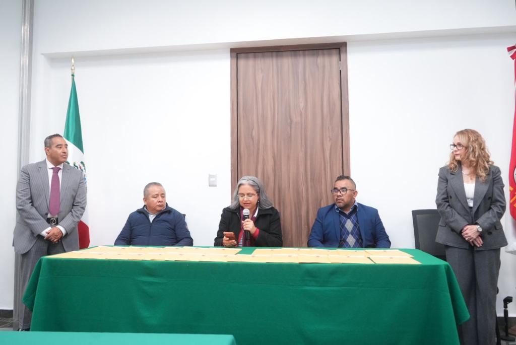 Presentan examen escrito, aspirantes al cargo de titular del OFS
